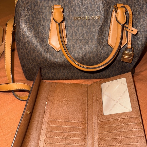 Michael Kors Bag and Wallet - Picture 6 of 6